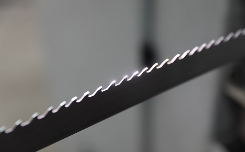 沙坪坝双金属带锯条产生切削噪音的原因具体有哪些？